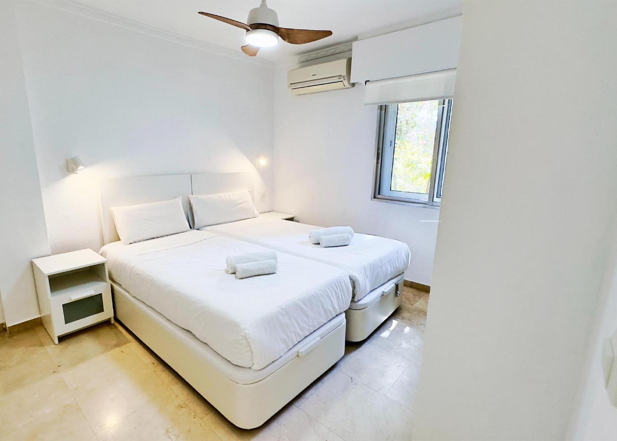 Apartment 1 Bedroom Second Line Beach- Parque Building
